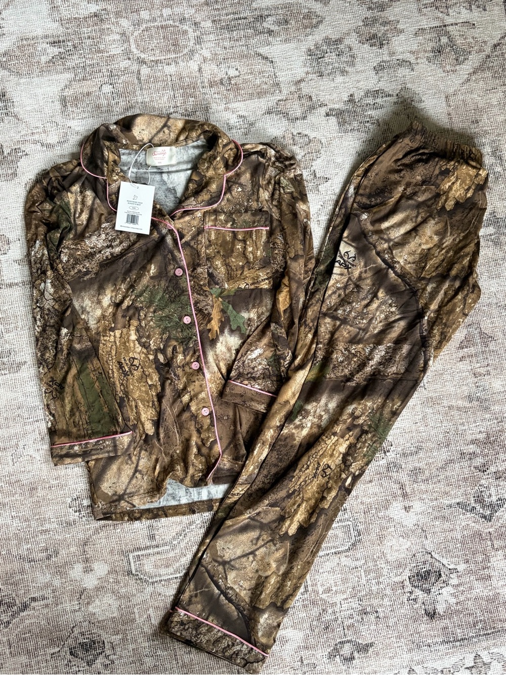 Realtree Brown Camouflage Women's Two-Piece Pajama Set with Pink Trim